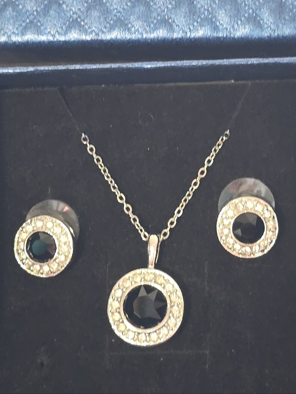 #2018 3 Pc SWAROVSKI SET: SILVER, Blk, Crystal, Stud Earrings & 18"Necklace - Picture 13 of 15